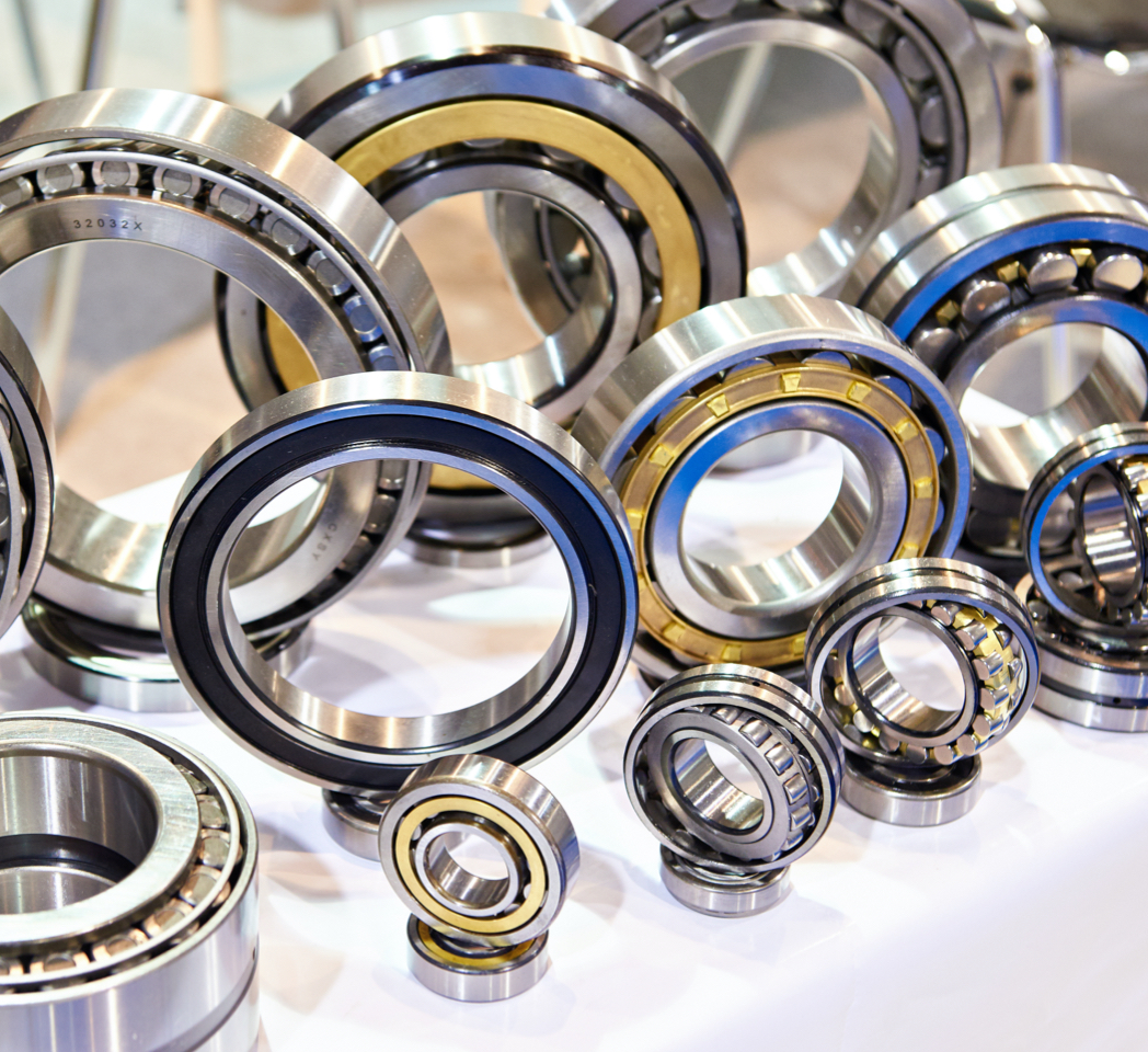 Rillenkugellager in drei verschiedenen Größen, sortiert von groß nach klein